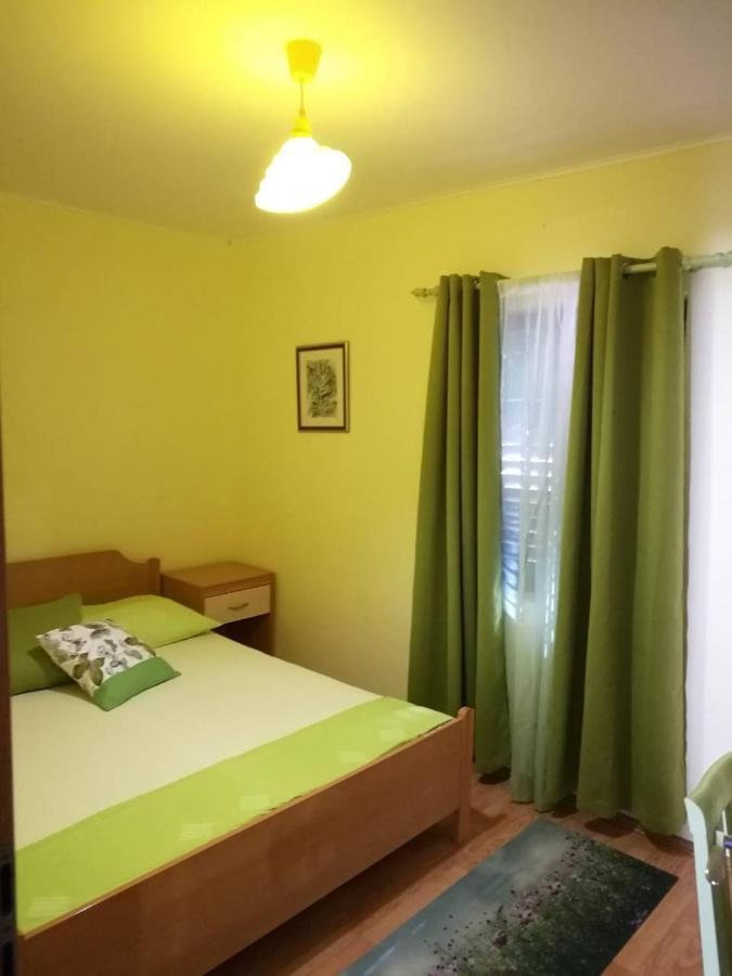 Seaside House For Families With Children Cove Tvrdni Dolac, Hvar - 2057 Gdinj Buitenkant foto